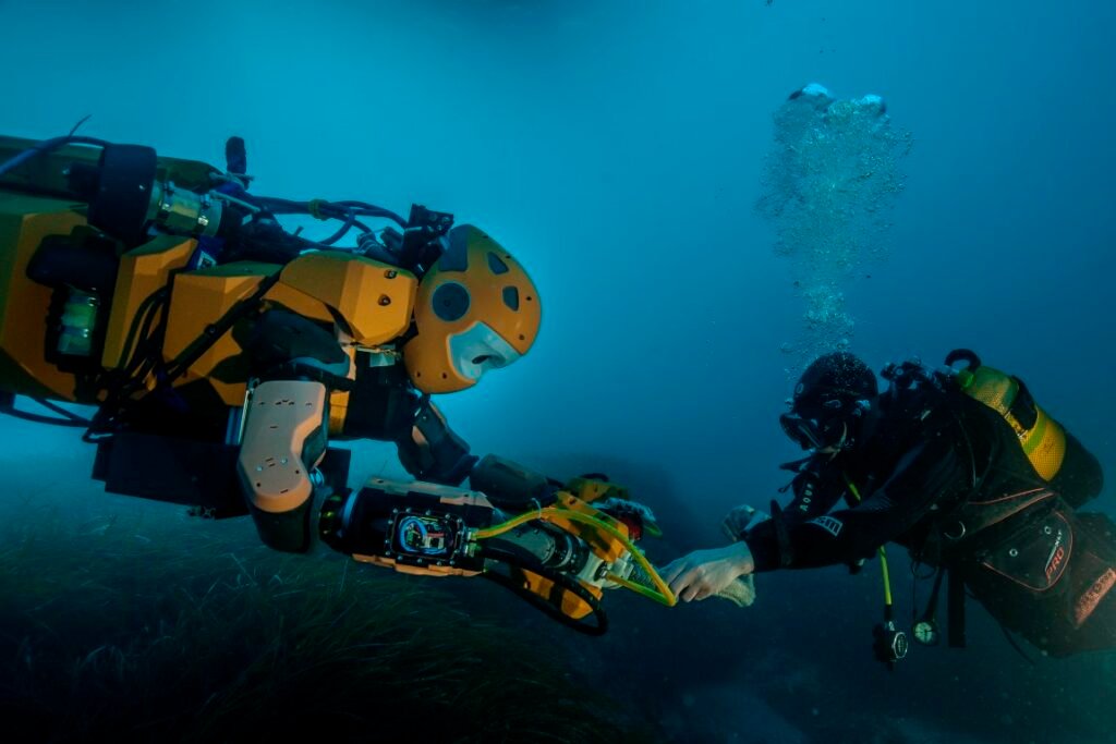 Reinforcement learning allows underwater robots to locate and track objects underwater