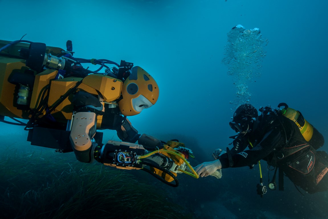 Reinforcement learning allows underwater robots to locate and track objects underwater